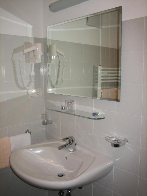 Garni - Appartement Neumairhof Rasun di Sopra Room photo